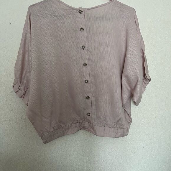 urban romantics gathered waist botton back women top size M - Picture 2 of 5